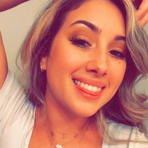 Meet your Posher, Gabriela